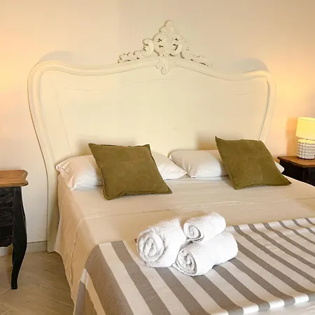 La Maison Du Port * آنسيو